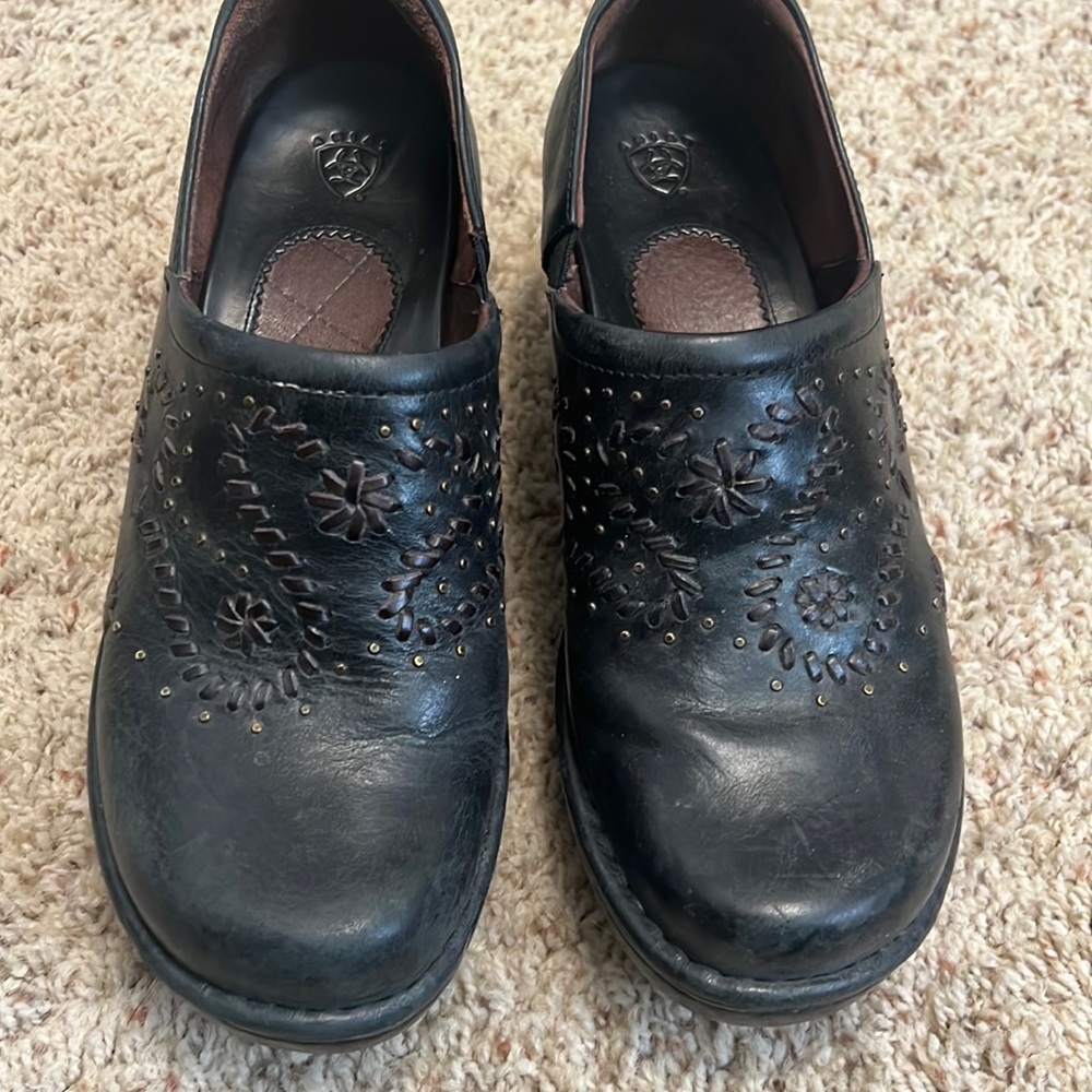 ARIAT clogs, size 9B